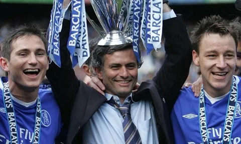 Nhìn lại mùa giải huy hoàng nhất của Mourinho tại Chelsea