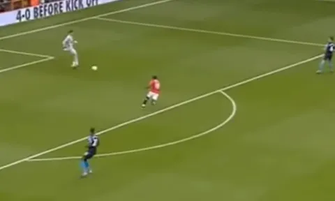 Nhìn lại thảm bại 2-8 của Arsenal trước Man Utd