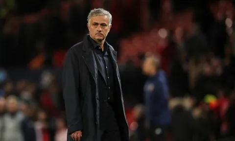 NHM phản ứng thế nào về việc Man Utd sa thải Mourinho?