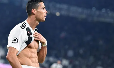 NHM Man Utd phát cuồng vì Lingard làm điều này với Ronaldo