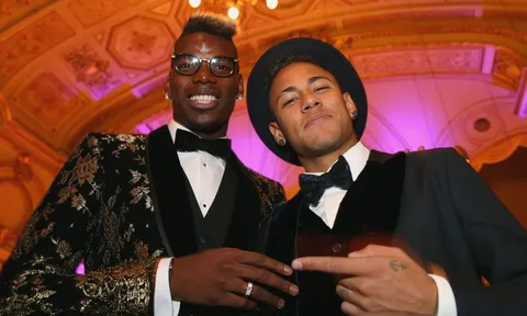 Nhờ ơn Neymar, mùa này Pogba mới đá tốt