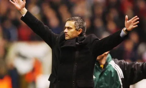Những gì Mourinho từng nói với Sir Alex đang trở lại ám ảnh ông