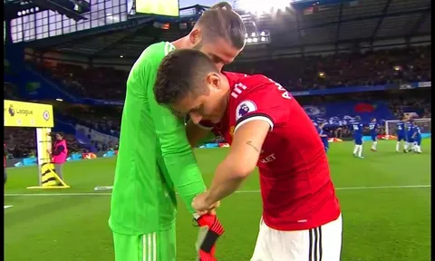 Những khoảnh khắc hài hước nhất Premier League năm 2017