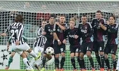 Những quả đá phạt làm nên thương hiệu của Andrea Pirlo