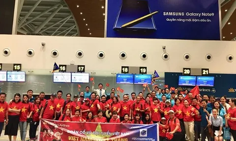 Nhuộm đỏ sân bay, CĐV Việt Nam đã sẵn sàng đối đầu với người Hàn