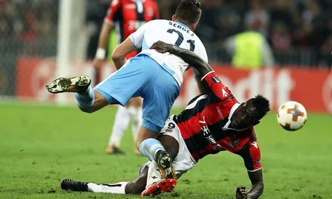 Nice 1-3 Lazio: Balotelli "một mình chống mafia"
