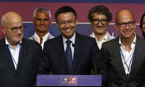Nội bộ Barcelona chìm trong khủng hoảng sau trận cầu không khán giả