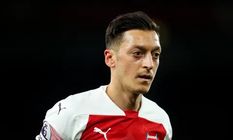 Nóng: Arsenal đưa ra lời giải thích cho sự vắng mặt của Ozil trước Tottenham