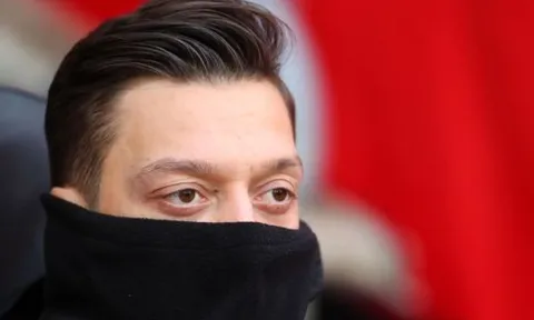 NÓNG! Chán nản vì Ozil, Arsenal "phá lệ + phá khét" chiêu mộ sao bự