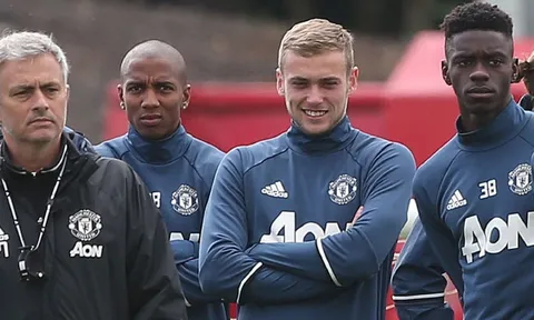 NÓNG: Chưa đá trận nào, sao Man Utd đã đòi ra đi