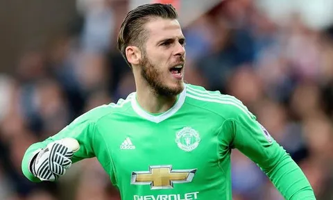 NÓNG: De Gea khiến phòng thay đồ Real dậy sóng