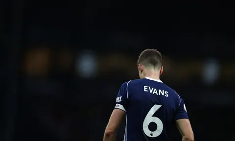 NÓNG: Jonny Evans từ chối hợp đồng mới, mở cửa cho đại gia Anh
