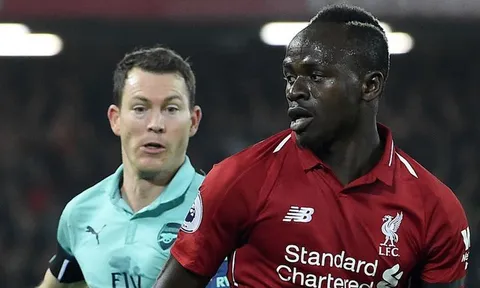 NÓNG: Mane nhận phán quyết từ FA sau vụ va chạm với Lichtsteiner