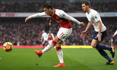 NÓNG: Mesut Ozil xác nhận gia nhập Man United