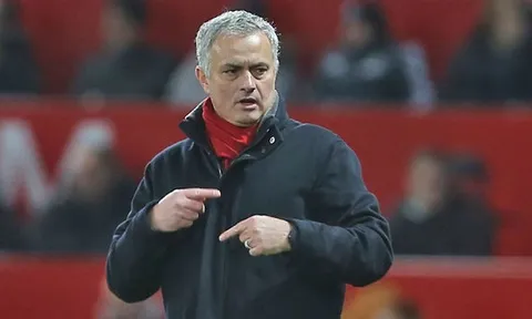 NÓNG: Mourinho không còn kiểm soát được M.U, nội bộ đã loạn