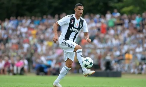 NÓNG: Ronaldo có thể hoãn ngày ra mắt Serie A