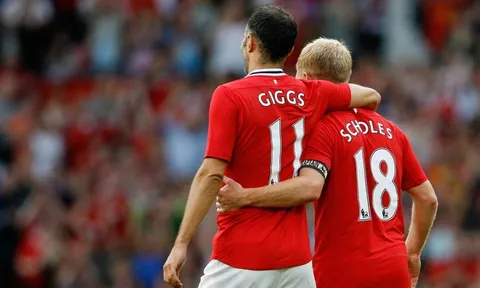 NÓNG: Ryan Giggs, Paul Scholes sẽ đến Việt Nam trong tháng 11