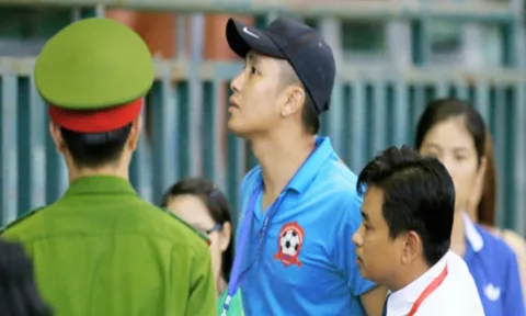NÓNG: Sỹ Mạnh thừa nhận đánh Văn Lâm vì tội hỗn