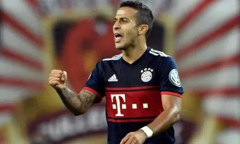 NÓNG: Thiago mở đường trở lại Barcelona