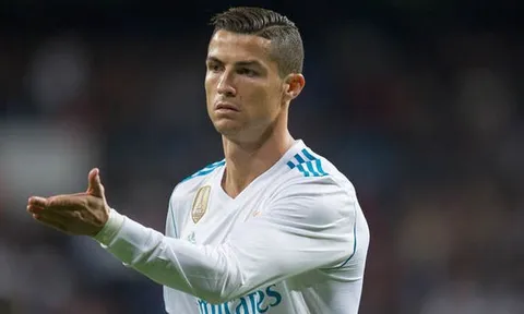 NÓNG: Trảm Cavani, PSG tạo đinh ba Neymar-Ronaldo-Mbappe