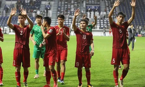 Người Thái nể phục: "Nhìn tuyển Việt Nam, chúng tôi xấu hổ"