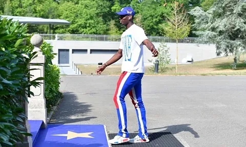 Ở M.U u sầu ra sao, Pogba lên tuyển lại thế này đây