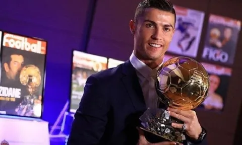 Ở tuổi 32, Ronaldo vẫn sừng sững như ngọn tháp Eiffel