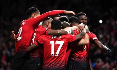 Ơn giời! Man United hồi sinh thật đúng lúc