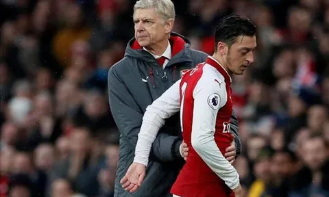 'Cáo ốm' không thi đấu, Ozil bị nghi mắc bệnh... Barca