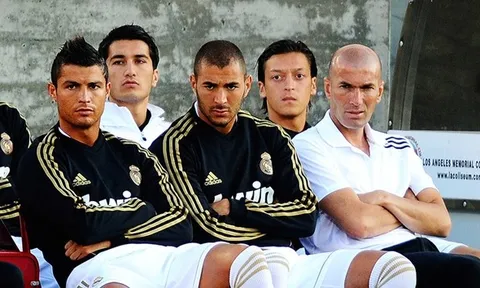 TIẾT LỘ: Sao Arsenal run như "cầy sấy" khi gặp mặt Zidane