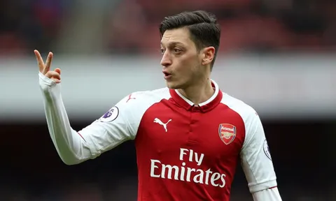 Ozil chọn ra đội hình 5 cầu thủ xuất sắc nhất lịch sử Arsenal, Vieira "không có cửa"