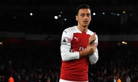 Ozil thừa nhận cuộc sống đầy khó khăn tại Arsenal