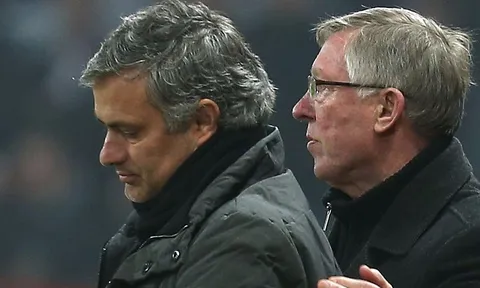 Sir Alex đã nói gì khi Chelsea định sa thải Mourinho năm 2015?