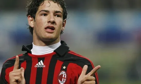 Pato và bàn thắng vào lưới Barca ở giây thứ 25 lưu danh sử sách