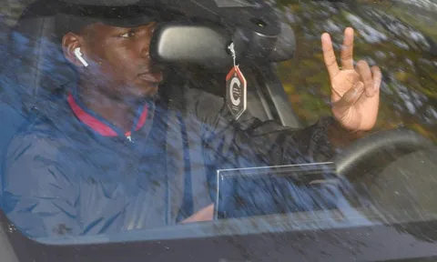 Paul  Pogba trở lại sân tập, Man Utd sẵn sàng chiến Benfica