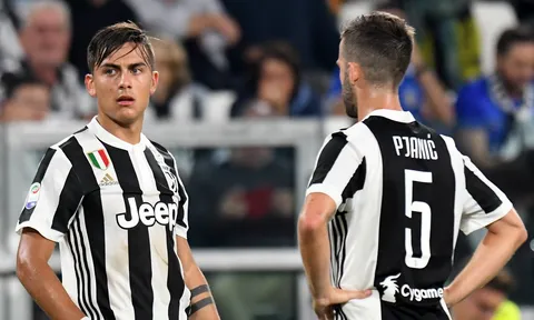 Đồng đội thay nhau gửi lời an ủi Higuain