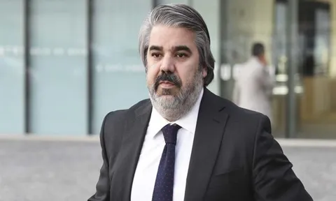 SỐC: Benfica điêu đứng vì... gái gọi