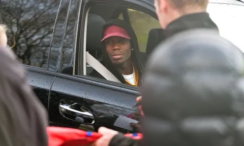 Vận đen đeo bám, Pogba hầu toà lần hai