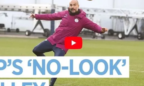 Pep Guardiola trổ tuyệt kĩ volley không cần nhìn
