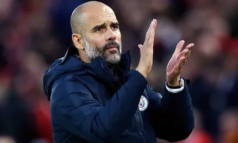 Guardiola xác nhận lý do khiến Man City phải 'dựng xe bus' tại Anfield