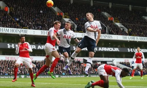Nóng! Arsenal xem xét mục tiêu của M.U thay thế Koscielny