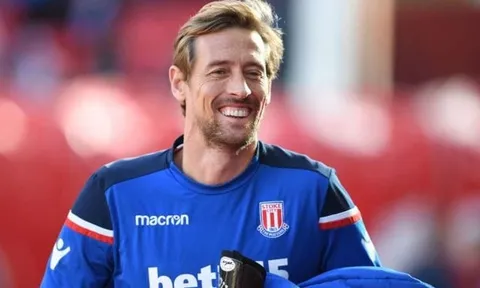 Peter Crouch: 'Tôi lên giường với David Beckham mỗi ngày'