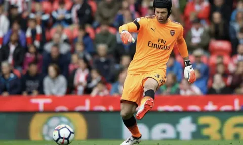 Petr Cech giận dữ, chửi thẳng mặt đồng đội