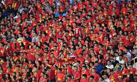 Những hàng ghế trống ở Bacolod và chiếc vé đắt đỏ tại Mỹ Đình