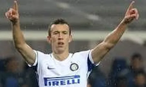 Pha bắt Volley thần tốc của Perisic trong trận đấu với Verona