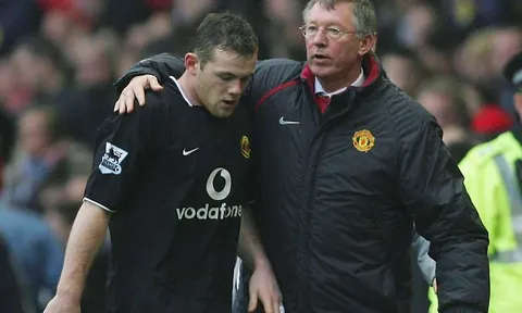 Phản ứng đặc biệt của Sir Alex khi Rooney muốn xin quả bóng trận ra mắt