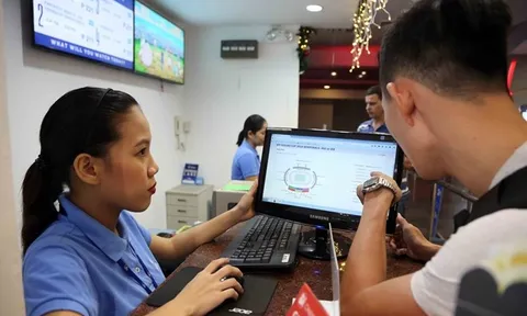 CĐV Việt Nam mua cả nghìn vé VIP xem trận bán kết ở Philippines