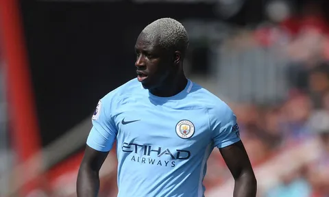 Phong độ hủy diệt, Man City còn nhận tin tốt từ Mendy