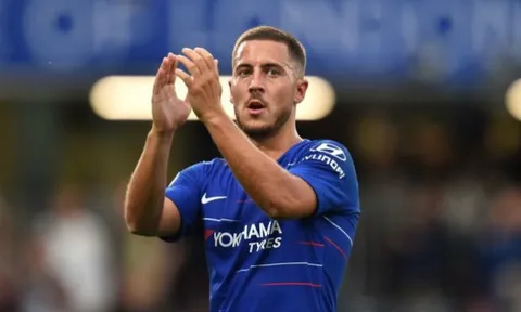 Phong độ thăng hoa, Hazard cập nhật lấp lửng về tương lai tại Chelsea