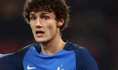 Phủ nhận đến Bayern, Pavard khiến Liverpool mừng rơn